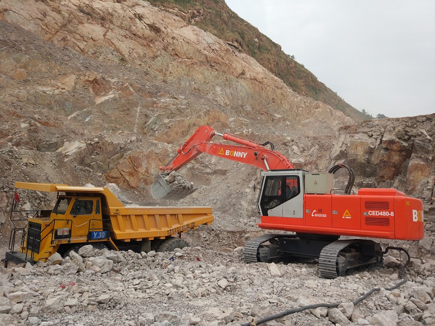 電動挖掘機.jpg 電動挖掘機.jpg