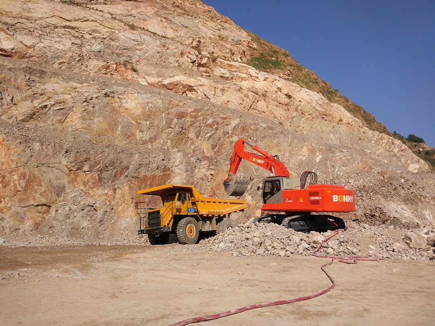 電動挖掘機.jpg 電動挖掘機.jpg