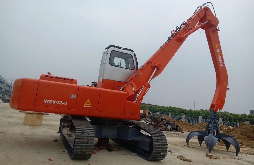 42噸抓鋼機(jī).jpg 42噸抓鋼機(jī).jpg