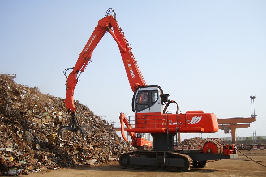 電動(dòng)抓鋼機(jī).jpg 電動(dòng)抓鋼機(jī).jpg