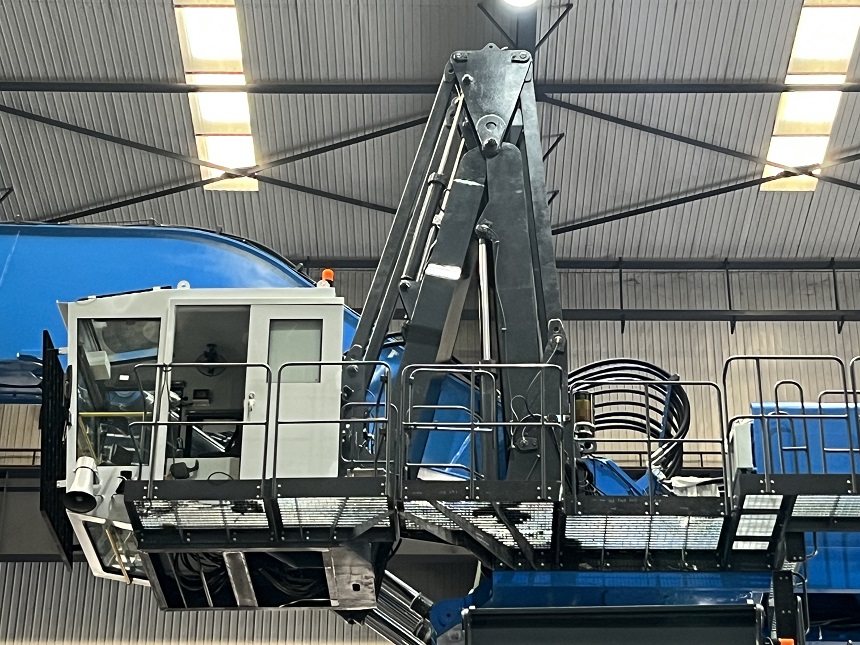 港口抓料機(jī).jpg 港口抓料機(jī).jpg