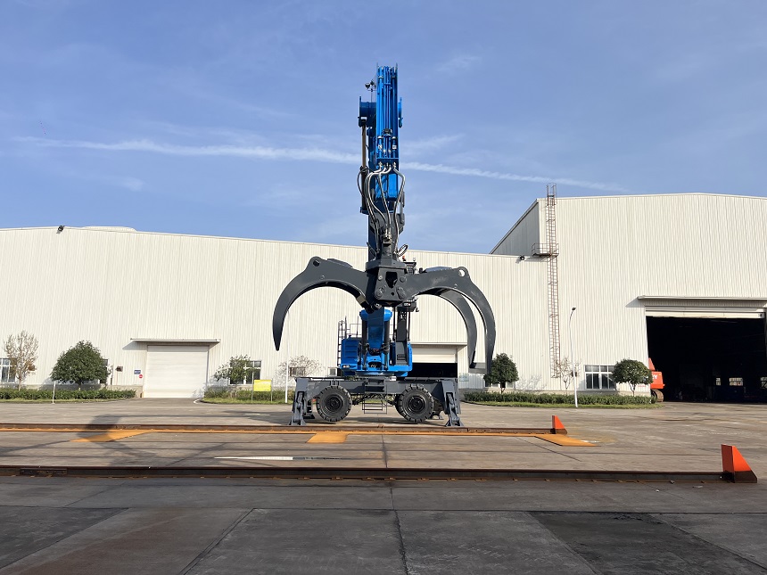 抓料機(jī).jpg 抓料機(jī).jpg